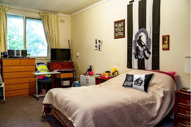 Spacious, fully-furnished bedrooms